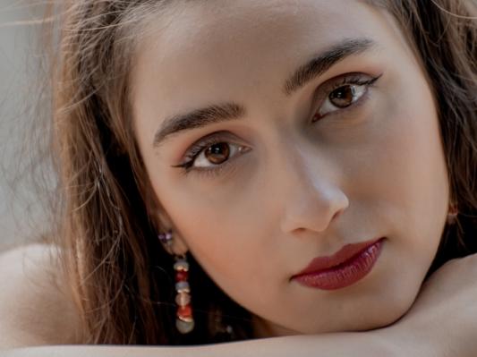 Glas ljudstva odloča, mlada prekmurska pevka potrebuje vašo podporo