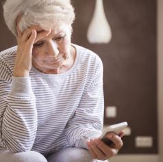 »Dober dan, vaš sorodnik je v bolnišnici!« - tak klic je mnoge stal več tisoč evrov