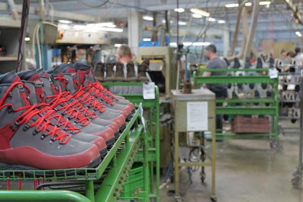 VIDEO: Planika Turnišče odprla vrata in razkrila skrivnosti čevljarstva