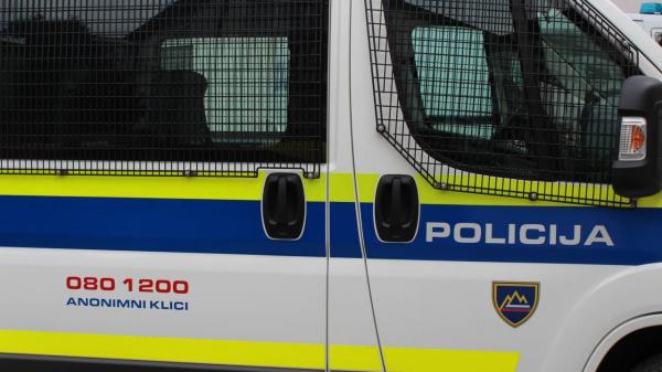 Pomurski policisti obravnavali tatvino in grožnjo, prijeli 15 tujcev