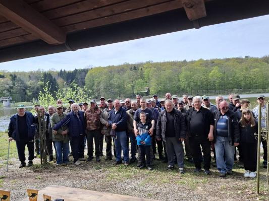 FOTO: Na Bukovniškem jezeru okronali novega ribiškega carja