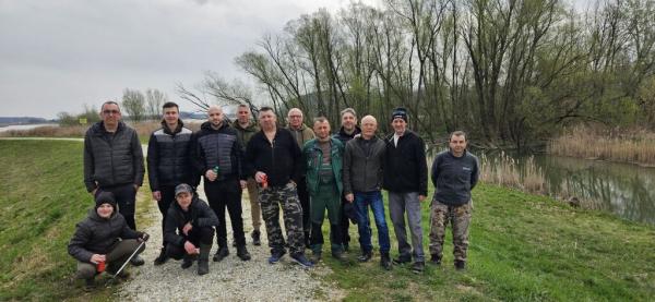 FOTO: Prostovoljci očistili Gajševsko jezero in okolico