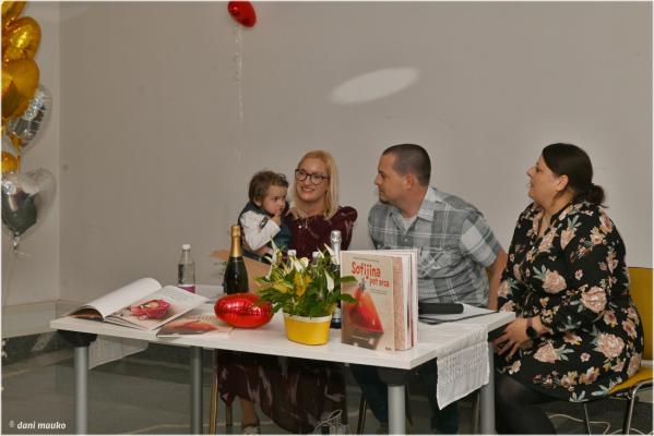 FOTO: V Radencih predstavili pretresljivo slikanico o otroku z bolnim srčkom