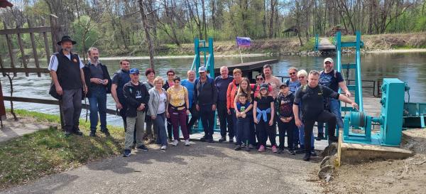FOTO: Pomladni pohod ob Muri povezal pohodnike in dobro voljo