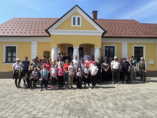 FOTO: Tradicionalni Jurjev pohod vse bolj priljubljen med pohodniki 