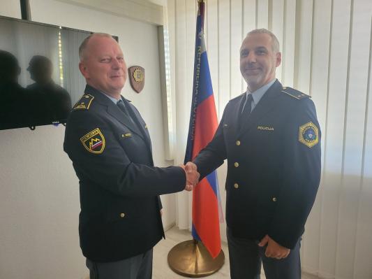 FOTO: Murskosoboška policijska enota dobila novega komandirja