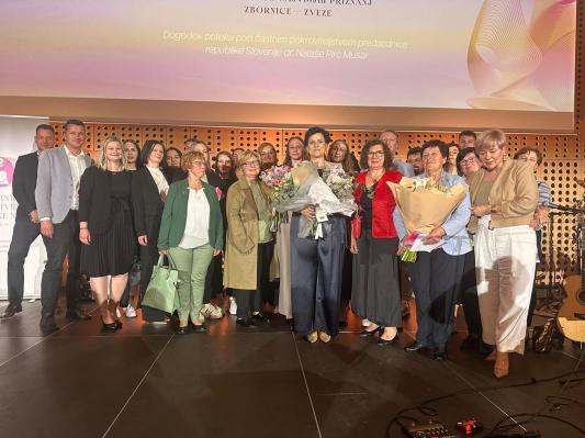 FOTO: Sodelavka murskosoboške bolnišnice prejela najvišje priznanje