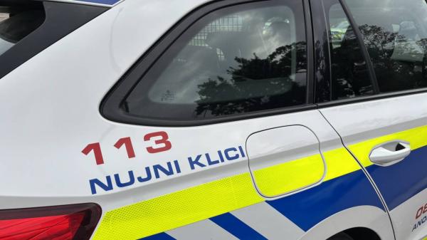 V Pomurju policisti zasegli avtomobil vozniku, ki je vozil brez vozniške