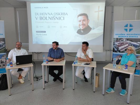 FOTO: Priljubljeni duhovnik je obiskal murskosoboško bolnišnico