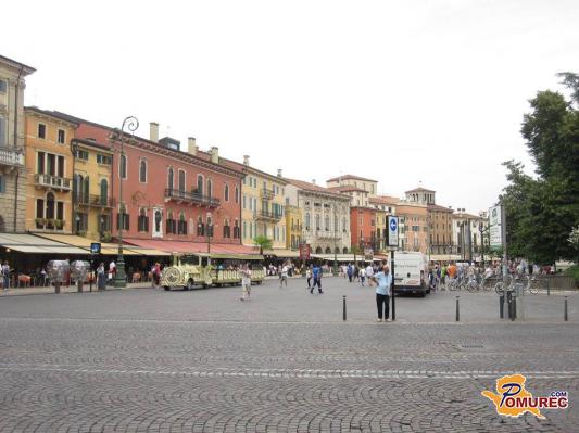Verona – mesto Romea in Julije ter veličastne rimske arene