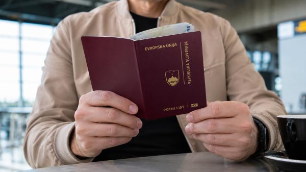 Potni listi so odslej dražji, toliko boste po novem odšteli za izdajo