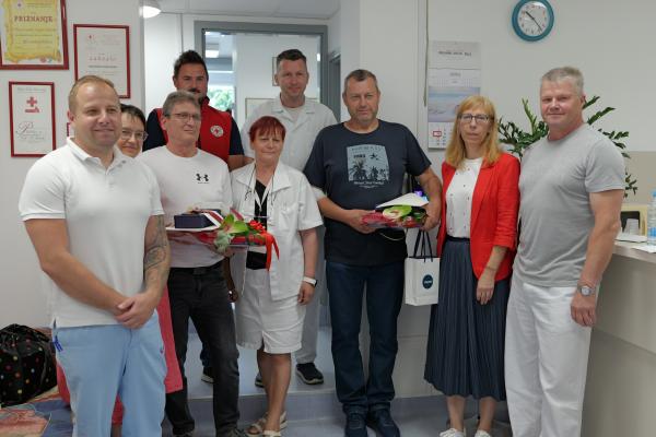 FOTO in VIDEO: Pomurska krvodajalca s stotim darovanjem dosegla izjemen mejnik