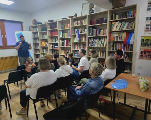 FOTO: Murskosoboška knjižnica s Pižamo povezala slovensko skupnost v Bosni