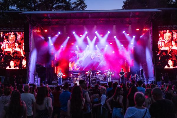 FOTO in VIDEO: Štanga Rock z energičnim nastopom osvojili veliki oder