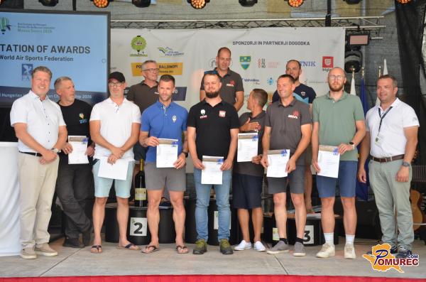 FOTO in VIDEO: Po štirih dneh letenja nad Prekmurjem okronali najboljša pilota