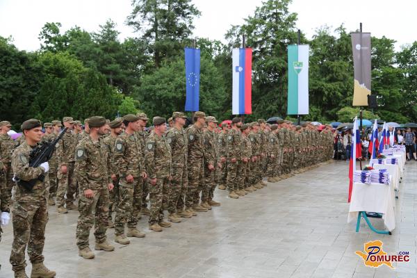 FOTO in VIDEO: Na Grajski ploščadi odmevala prisega več kot 130 kandidatk in kandidatov