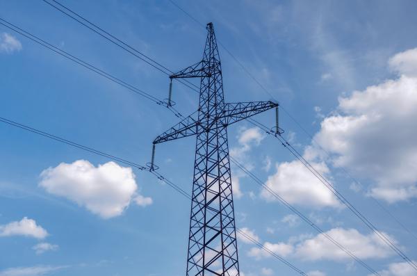 Nov udarec za denarnice? Elektrika bi se lahko znova podražila