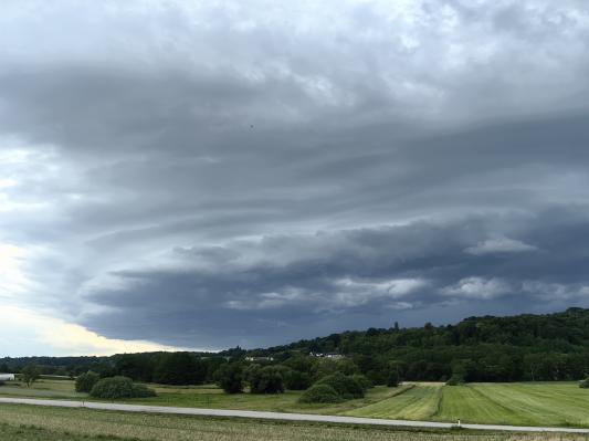 Pozor, Pomurje! ARSO ponovno izdal vijolično opozorilo za točo