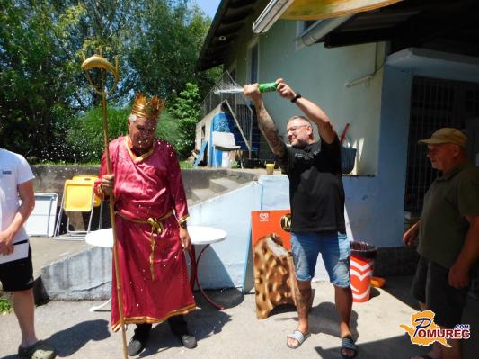 FOTO: Ujel več kot 11 kilogramov težkega krapa in postal novi ribiški car