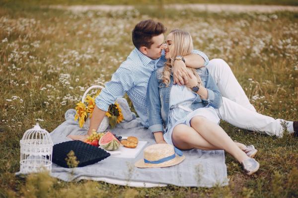 Poletni horoskop za samske: Kdo bo spoznal nekoga posebnega?