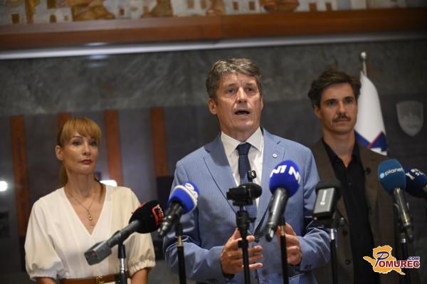 V državnem zboru nov zaplet, koalicija zahteva razrešitev predsednika