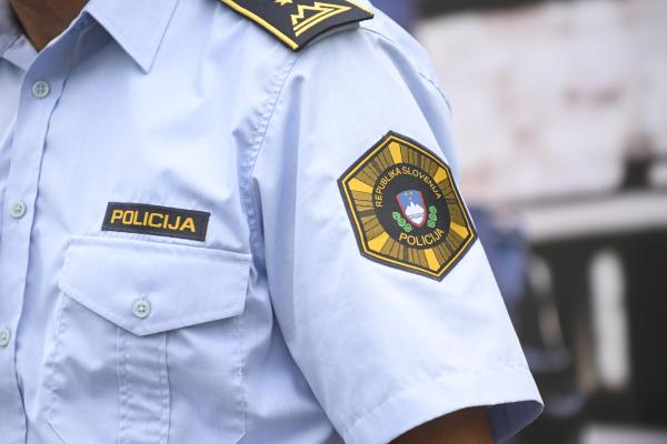 Pester dan za pomurske policiste: Pridržanja, kršitve javnega reda in prijeti migranti.
