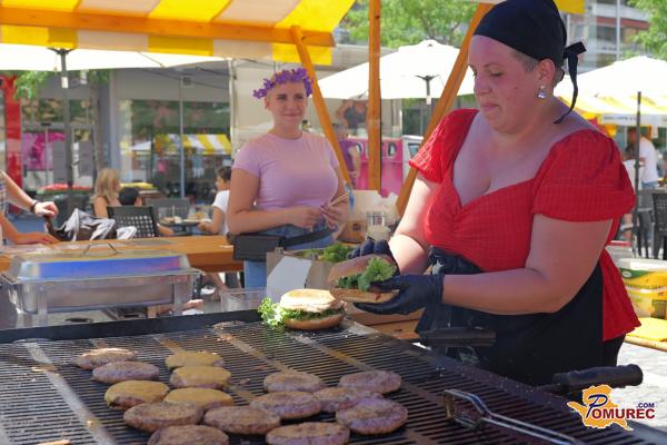 FOTO in VIDEO: Murska Sobota danes v znamenju burgerjev, glasbe in druženja