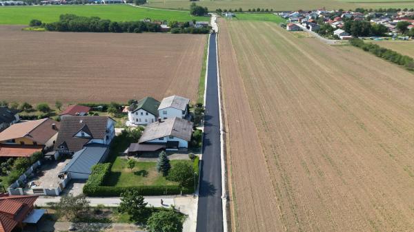 FOTO: Pušča korak bližje prenovljeni cesti