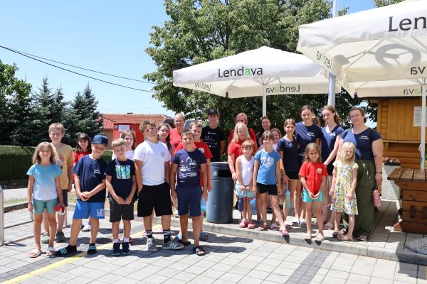FOTO: Ob stolpu Vinarium zadišalo po lokalnih dobrotah, obiskovalci uživali v pristnih okusih