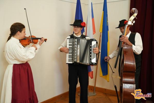 FOTO in VIDEO: V Beltincih odprli 54. mednarodni folklorni festival, letos v ospredju maske in maskiranje