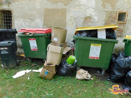 Domačini ogorčeni: odpadki ležijo vsepovsod in kazijo urejenost beltinskega parka