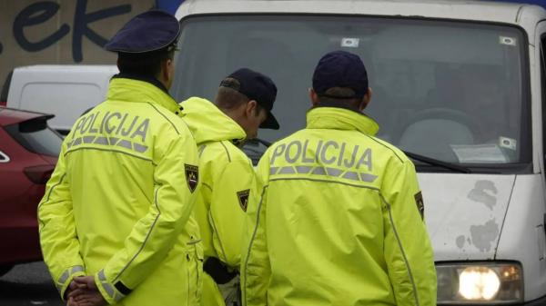Pomurski policisti obravnavali prometno nesrečo, grožnji in tatvino