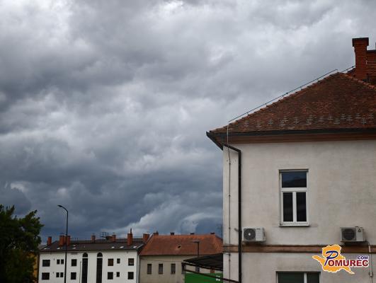 FOTO:Pomurje! Približujejo se nevihte s točo