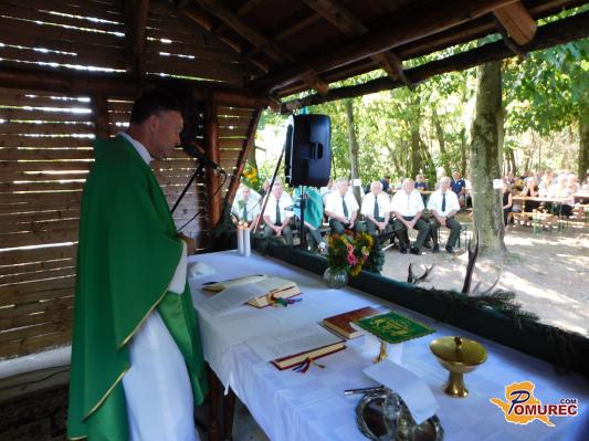 FOTO: Hubertova maša v Müzgah združila lovce, vernike in ljubitelje narave