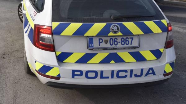 Pomurski policisti mladoletniku zasegli moped, kaj so še obravnavali?