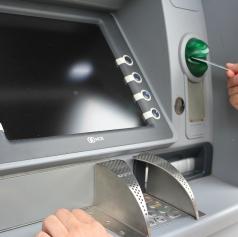 Manj brezposelnih, a precej višji račun za državo: Za nadomestila kar 30 milijonov evrov več