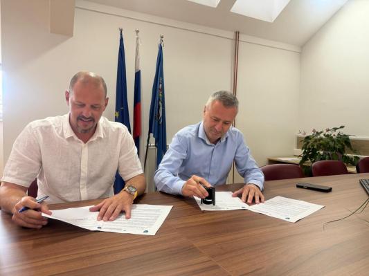 Nova investicija v romskem naselju, sledi rekonstrukcija cest