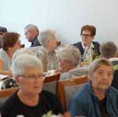 FOTO in VIDEO: »Komaj čakamo, da se vidimo« Starejši v Murski Soboti znova skupaj