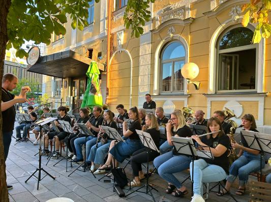 FOTO: Soboško mestno središče napolnili zvoki pihalnega orkestra