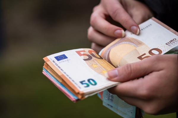 Višja plača, manj denarja? Ti podatki bodo marsikoga presenetili