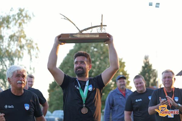 FOTO in VIDEO: Svetovni prvak se je vrnil domov, v Puževcih so mu pripravili sprejem