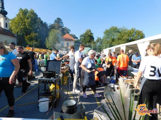 FOTO: Kar 23 ekip vihtelo kuhalnice, znano je, kdo je skuhal najboljše dödole