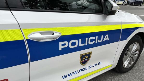 V Pomurju huda prometna nesreča, policisti posredovali tudi zaradi dveh požarov
