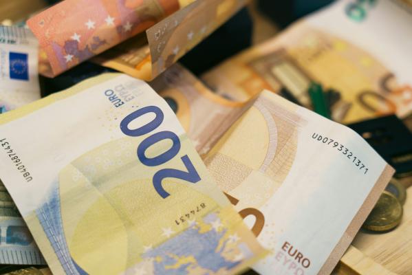 Država bo razdelila več kot tri milijone evrov, denar prihaja že čez nekaj dni