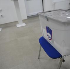 Referendumi: Volilna udeležba do 11. ure druga najvišja doslej, poglejte, kje so volivci najbolj množično odšli na volišča