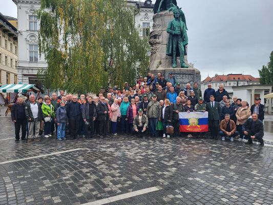 FOTO: Skoraj sto pomurskih veteranov se je z vlakom odpravilo v Ljubljano 