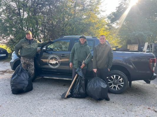 FOTO: Ribiči v Murski Soboti zavihali rokave, poglejte, kaj vse so uredili