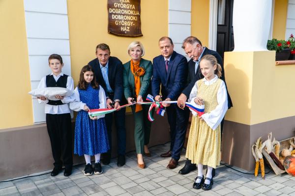 FOTO: V Dobrovniku prenovili razstavo, ki razkriva bogato zgodovino kraja