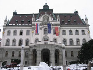 Odgovor na rektorjevo pismo: Poziv k novemu družbenemu dogovoru