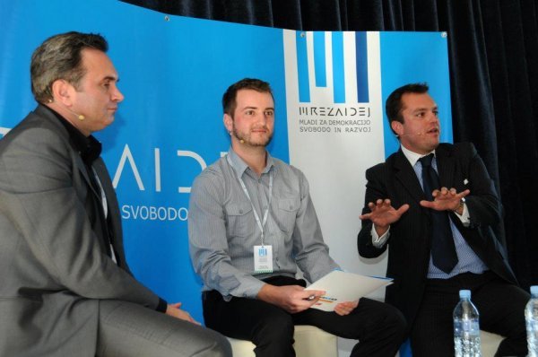 Slovenija je danes v katastrofalni situaciji, elite so izčrpale državo